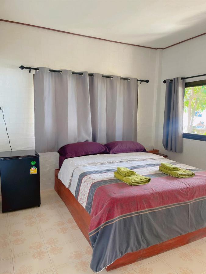 Baanyaiguesthouse Koh Mak Esterno foto