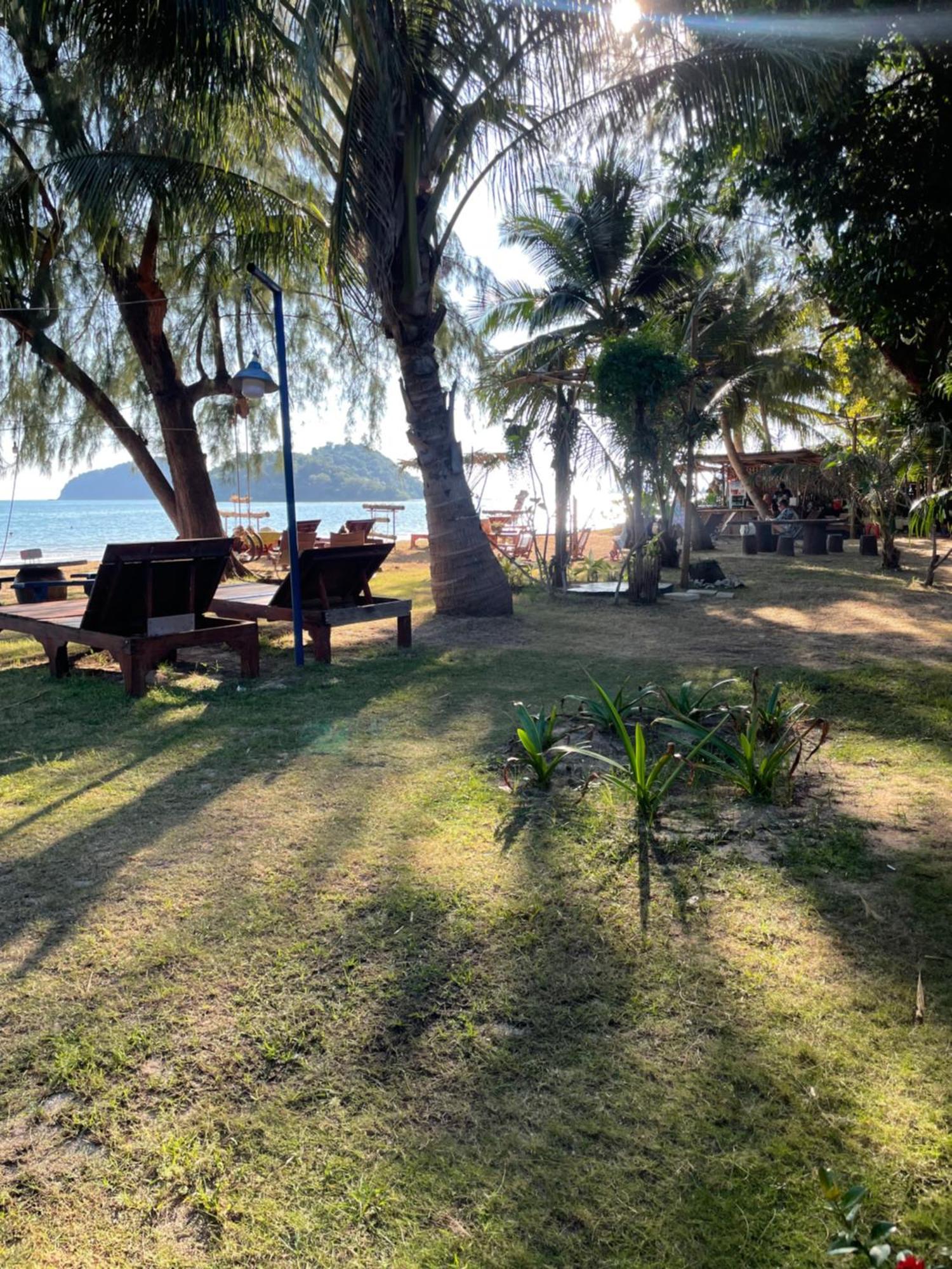 Baanyaiguesthouse Koh Mak Esterno foto