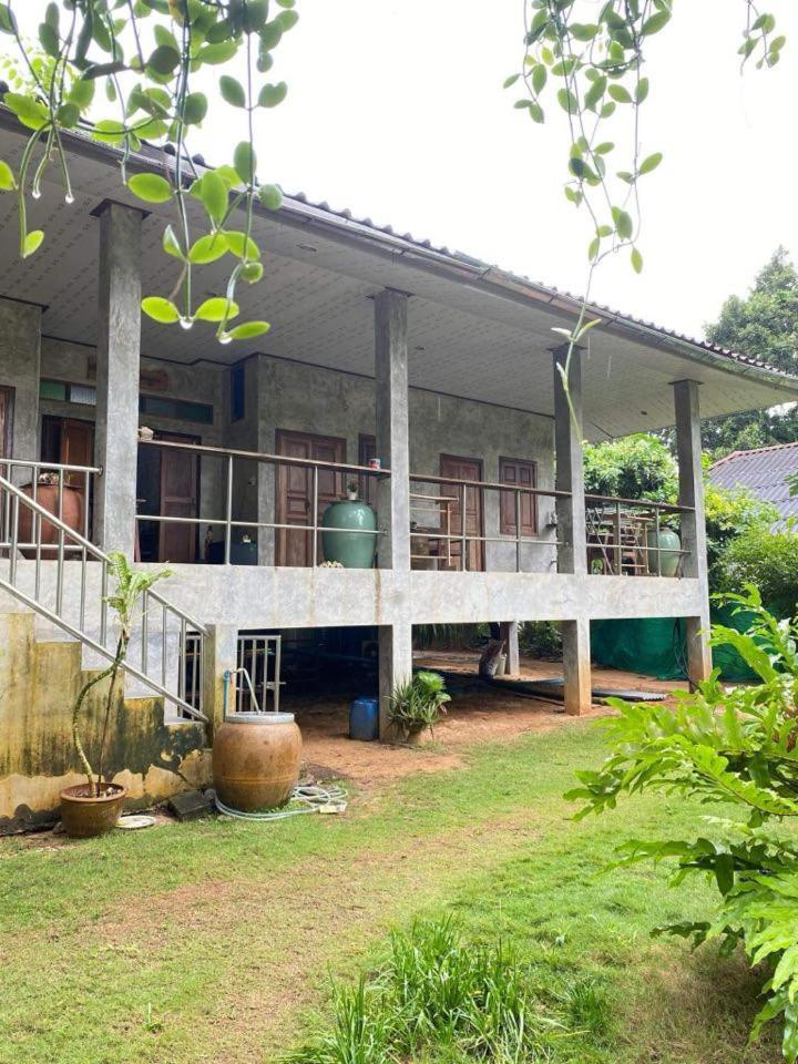 Baanyaiguesthouse Koh Mak Esterno foto