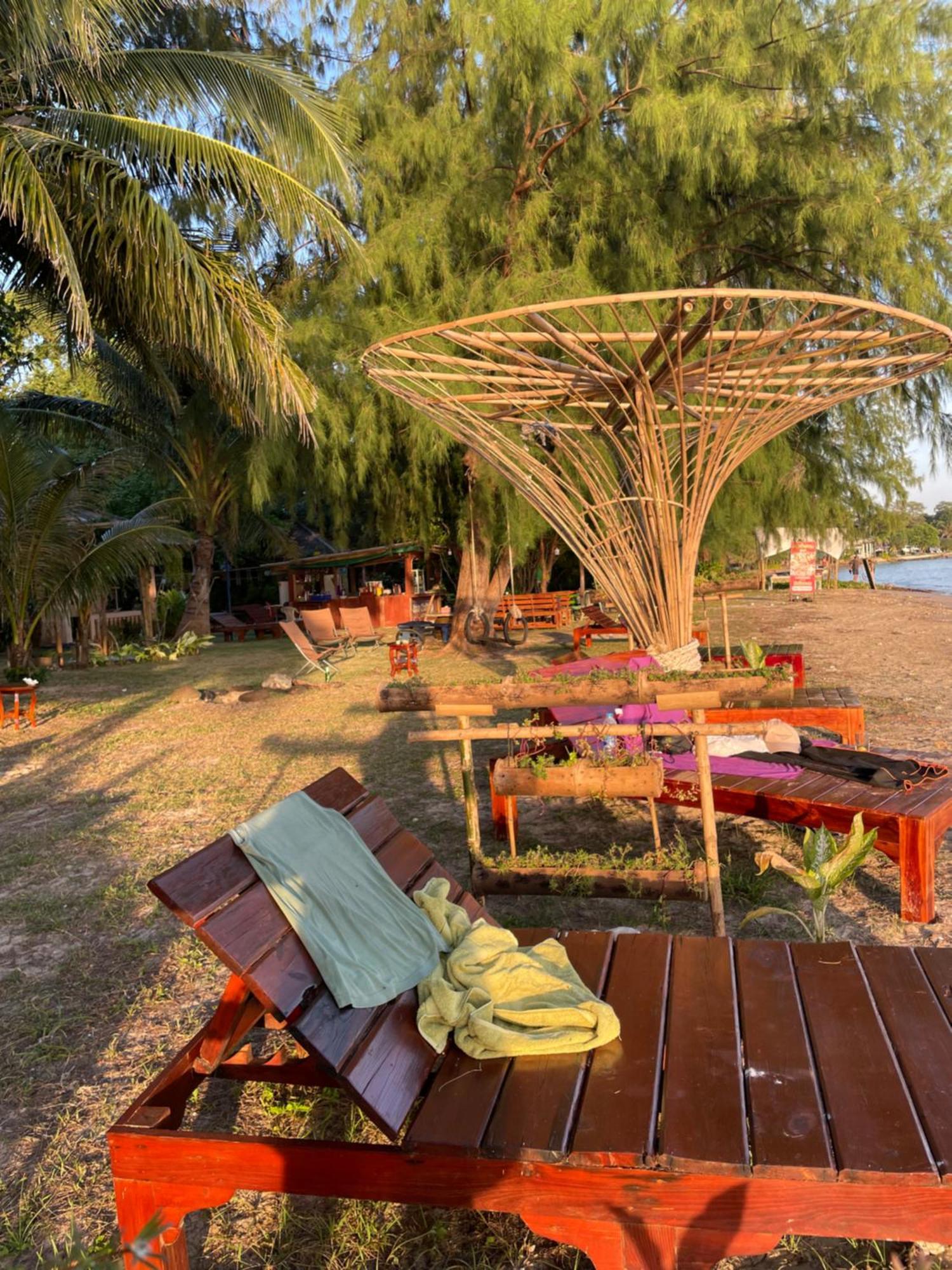 Baanyaiguesthouse Koh Mak Esterno foto