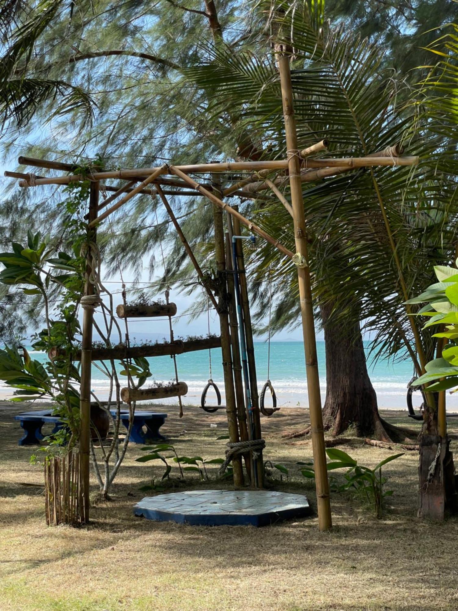 Baanyaiguesthouse Koh Mak Esterno foto