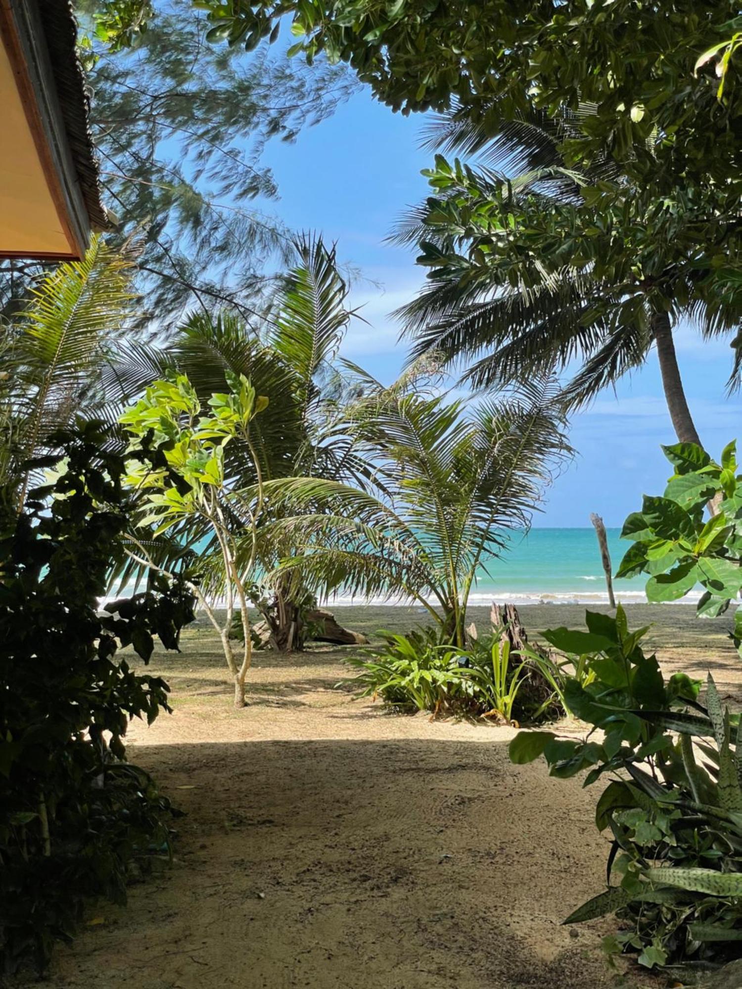 Baanyaiguesthouse Koh Mak Esterno foto